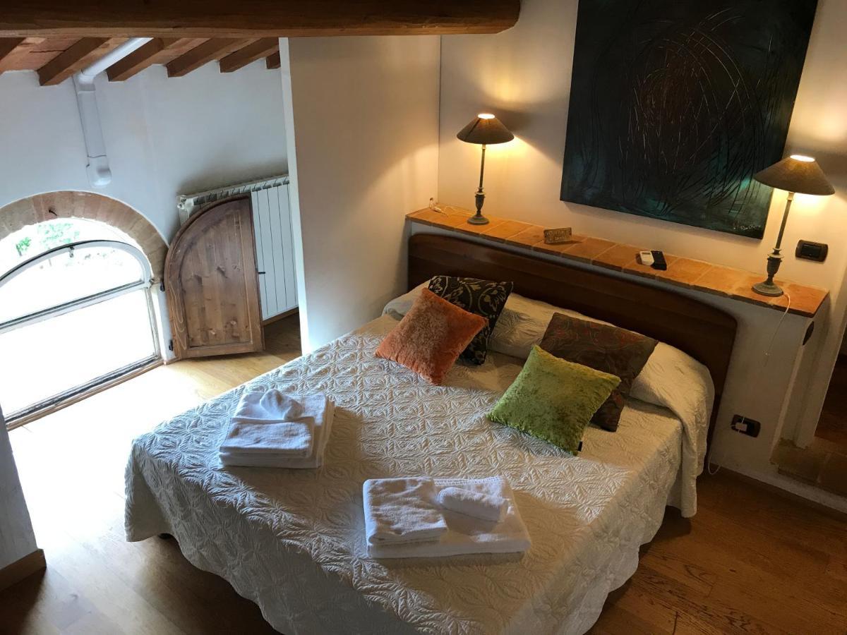 L'Albero Di Gameli Bed & Breakfast Chiusi Eksteriør bilde