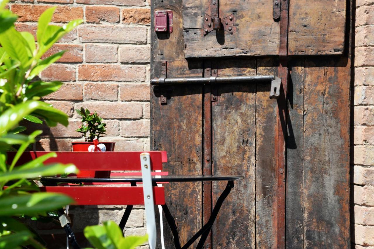 L'Albero Di Gameli Bed & Breakfast Chiusi Eksteriør bilde