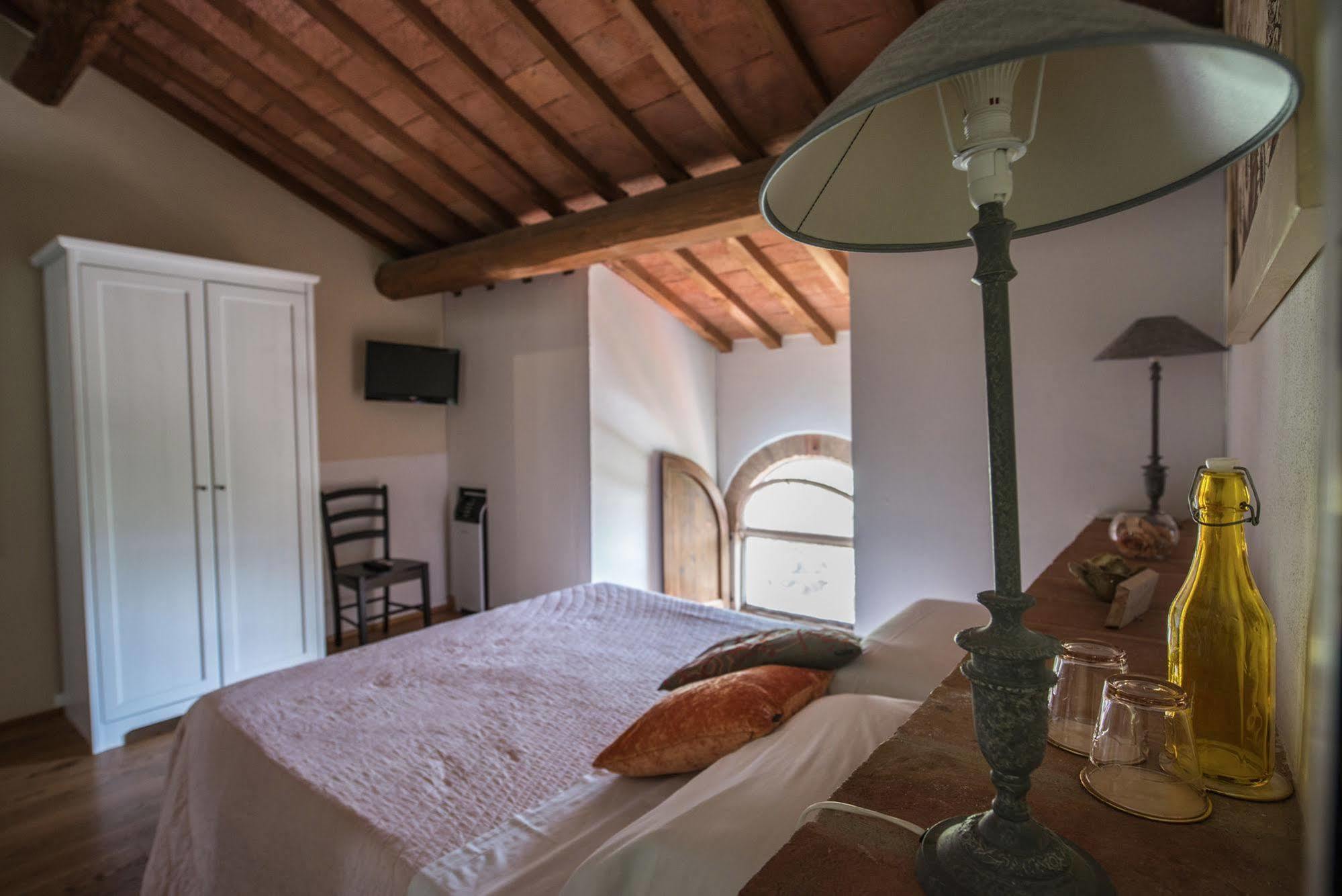 L'Albero Di Gameli Bed & Breakfast Chiusi Eksteriør bilde